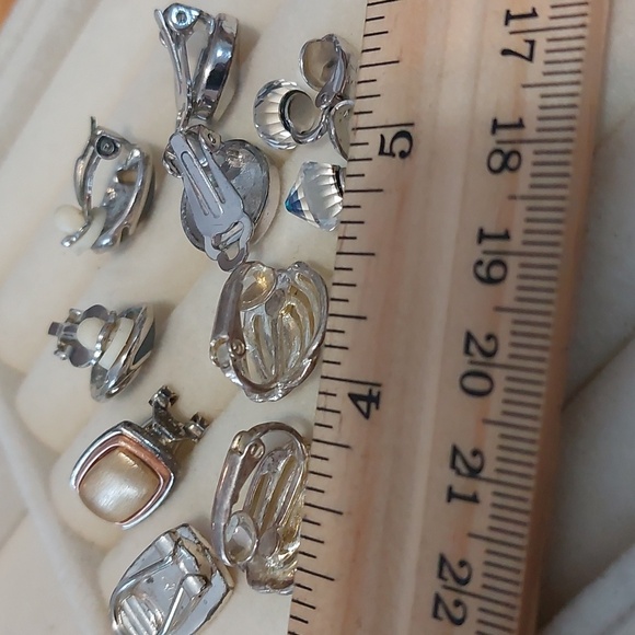 Lot Of 5 Pair Silvertone Clipon Clip On Earrings Liz Claibourne - Picture 7 of 7